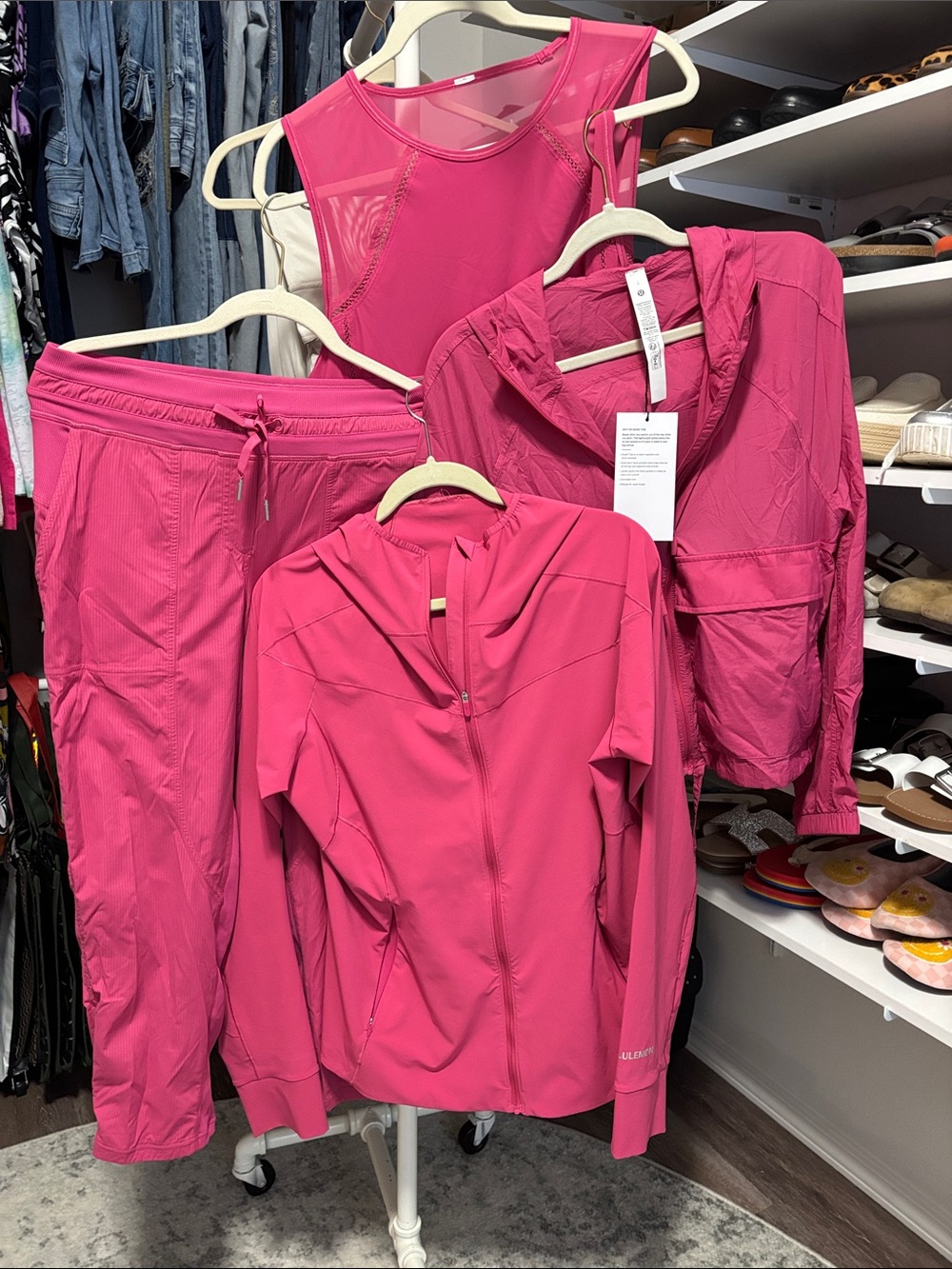 Lululemon lot of 4 color matched tops and bottom